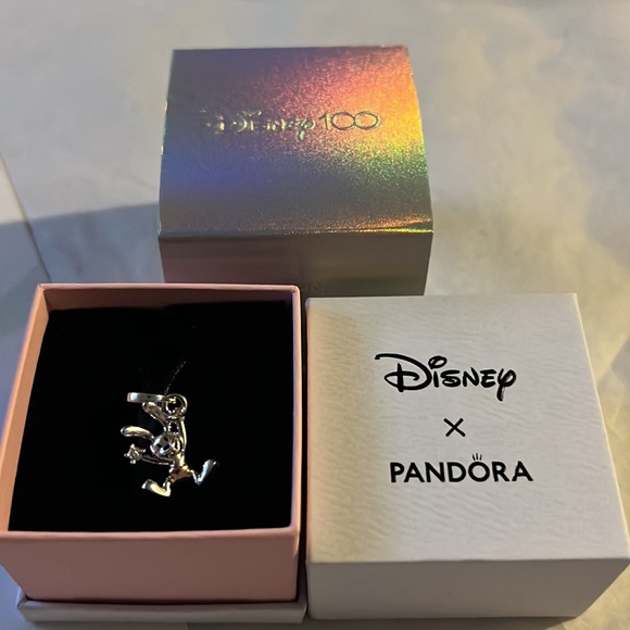 Pandora Disney 100th Anniversary Oswald Dangle Charm - Picture 4 of 11